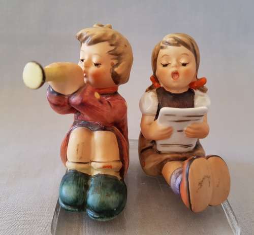 Delightfull Hummel Goebel Figurine # 391 "Girl with Trumpet"