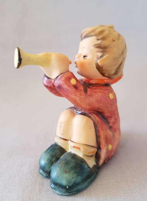Delightfull Hummel Goebel Figurine # 391 "Girl with Trumpet"