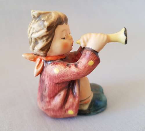 Delightfull Hummel Goebel Figurine # 391 "Girl with Trumpet"
