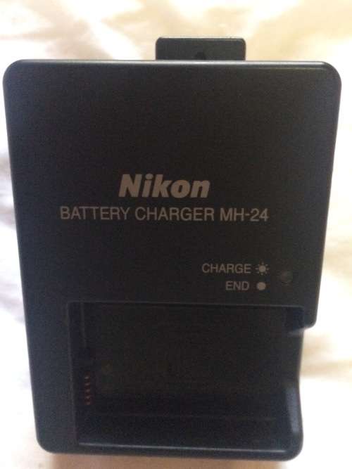 Nikon Genuine Battery Charger MH-24