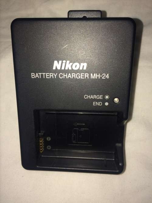 Nikon Genuine Battery Charger MH-24