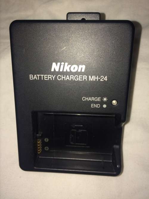 Nikon Genuine Battery Charger MH-24