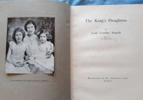British Royals: 4 books/ booklets from Queen Elizabeth II`s younger days