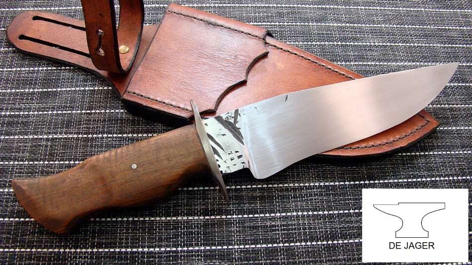 Handmade Knife , 5160 Bowie tipe , Tamboti Handle
