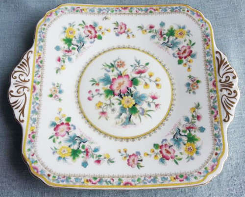 VINTAGE FOLEY FINE BONE CHINA LARGE CAKE PLATE, IN THE MING ROSE DESIGN.