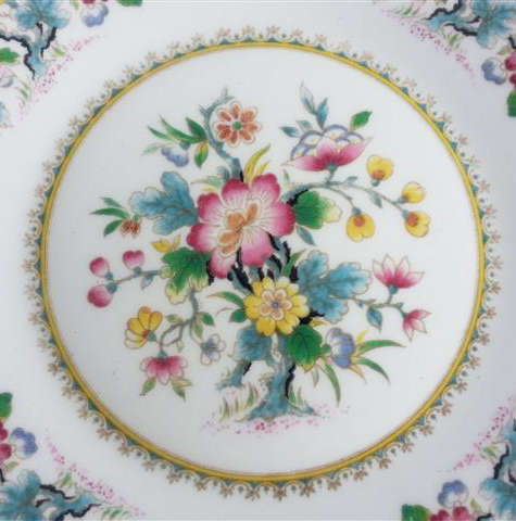 VINTAGE FOLEY FINE BONE CHINA LARGE CAKE PLATE, IN THE MING ROSE DESIGN.