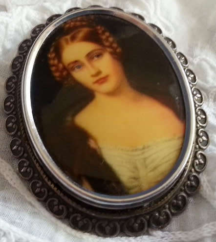 VINTAGE T.C.M. PORTRAIT PRINT PORCELAIN BROOCH, THOMAS C. MOTT. FRAME SILVER PLATE OVER COPPER ?
