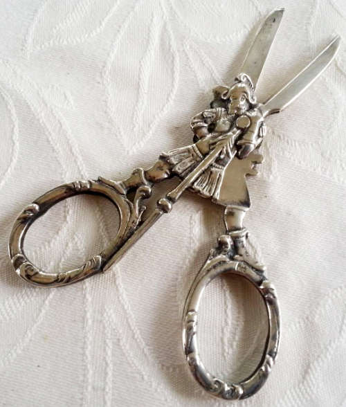 ANTIQUE LATE 19thC GERMAN SILVER CAVALIER SOLDIER FIGURAL GRAPE SCISSORS