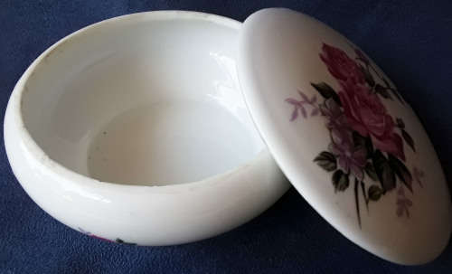 ROSY POSY WHITE CERAMIC DRESSING TABLE  LIDDED BOWL