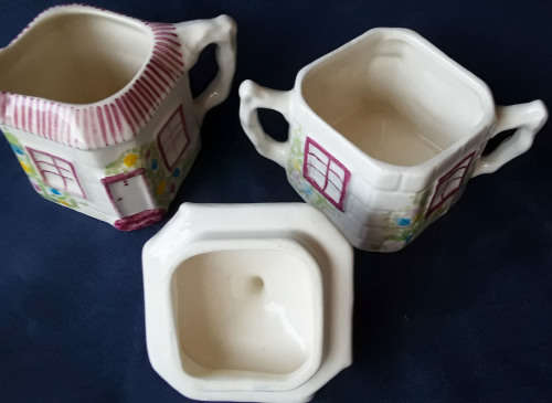 COUNTRY COTTAGE VINTAGE TEA SET...... SET INCLUDING, TEAPOT, SUGAR BOWL AND CREAMER