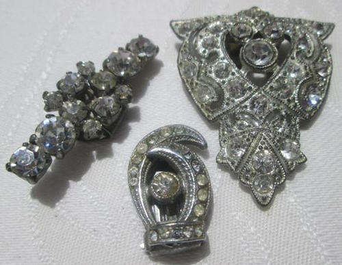 SELECTION OF THREE VINTAGE  ASSORTED DIAMANTE DRESS CLIPS