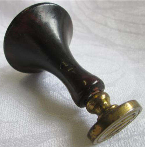 ANTIQUE EDWARDIAN WAX SEAL STAMP, WOODEN HANDLE, BRASS STAMP