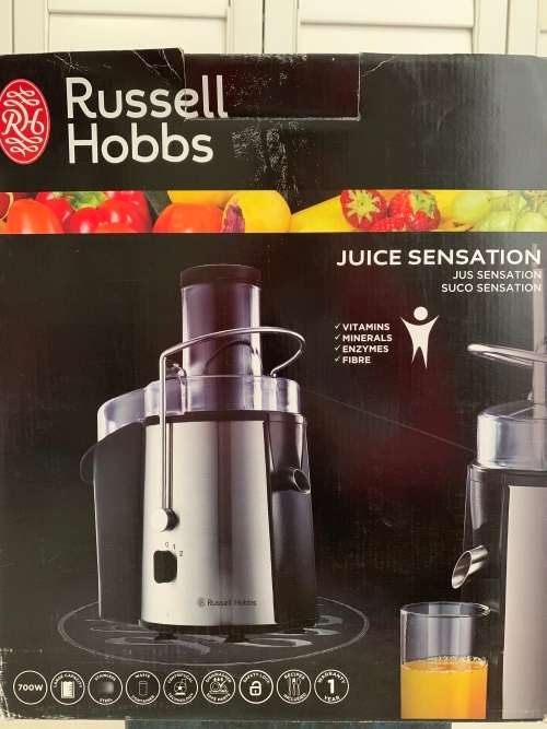 700W Russell Hobbs Juice Extractor (Never been used, box has a little damage)