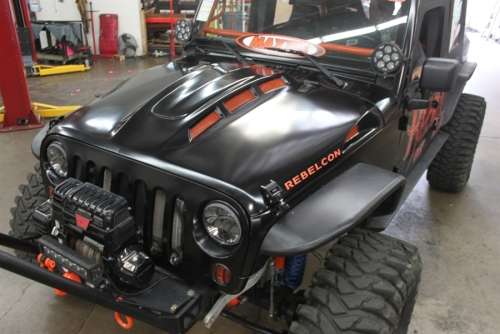 Jeep Wrangler Avenger Hood
