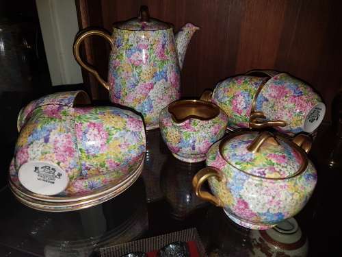 Stunning Tea/Coffee Set