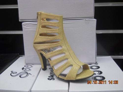 !!! NEWE !! STYLISH  & UNIQUE CARLALA HEELS !!! **  SIZES 3-5 ** ONLY FROM DOCTORNERO!!!