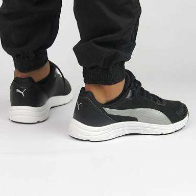 PUMA ORIGNAL EXPEDITE FOR MEN  SIZE UK 8 !!!!MARKET VALUE R1499.99