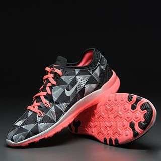 NIKE ORIGNAL FREE 5.0 TR FIT FOR LADIES SIZE UK 6 (SA 6)!!!!MARKET VALUE R1500-00