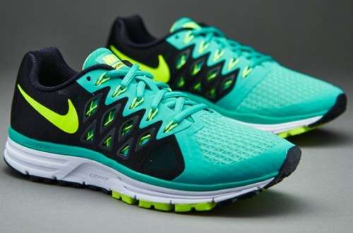 NIKE ORIGNAL ZOOM VOMERO 9  FOR LADIES SIZE UK 5 (SA 5)!!!!MARKET VALUE R1999.99