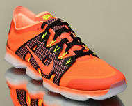 NIKE ORIGNAL AIR ZOOM FIT AGILITY 2 LADIES SIZE UK 5 (SA 5)!!!!MARKET VALUE R1500-00