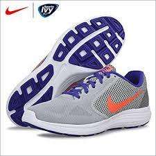 NIKE ORIGNAL REVOLUTION 3 FOR MEN SIZE UK 6 (SA 6)!!!MARKET VALUE R1699.99