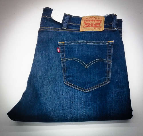 LEVI'S ORIGNAL 502 JEAN FOR MEN W42 L34!!!!!!! MARKET VALUE R999.99