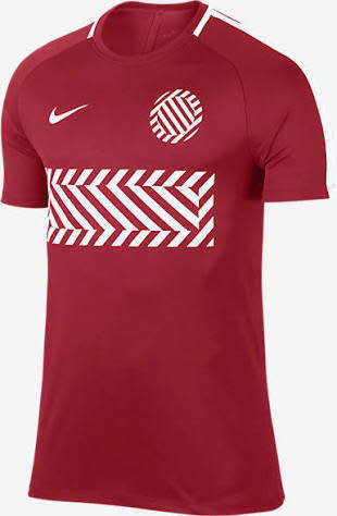 NIKE ORIGNAL MENS SPORTS  TEE SIZE MEDIUM !!!!!! MARKET VALUE R699.99