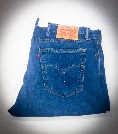 LEVI"S ORIGNAL 527 SLIM BOOTCUT JEANS FOR MEN SIZE W38 L32 !!!!!!MARKET VALUE R999.99