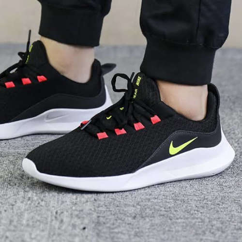 NIKE VIALE FOR MEN SIZE UK 8 (SA 8) !!!!!!! MARKET VALUE R1499.99