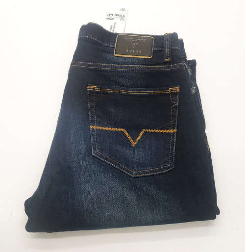Guess Slim Bootleg Jeans For Mens Size W32 L32 !!!!!!MARKET VALUE R999.99