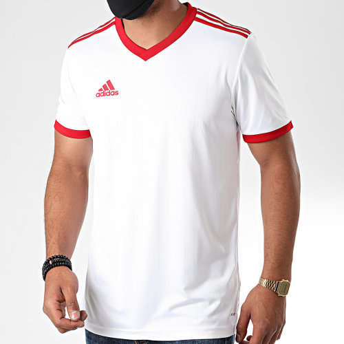 ADIDAS ORIGINAL TABELA TEE FOR MEN SIZE MEDIUM  !!!!!! MARKET VALUE R499.99