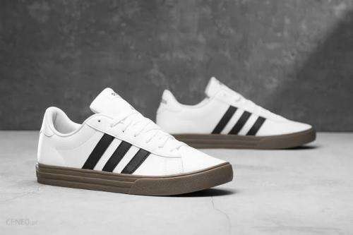 ADIDAS ORIGINAL DAILY 2.0 FOR MEN SIZE UK 8 (SA 8)  !!!!!!! MARKET VALUE R1299.99