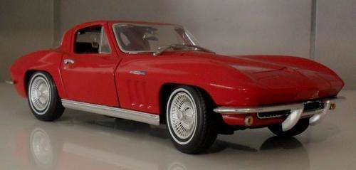 Corvette Stingray 1:18         8x on auction!!!!!!!