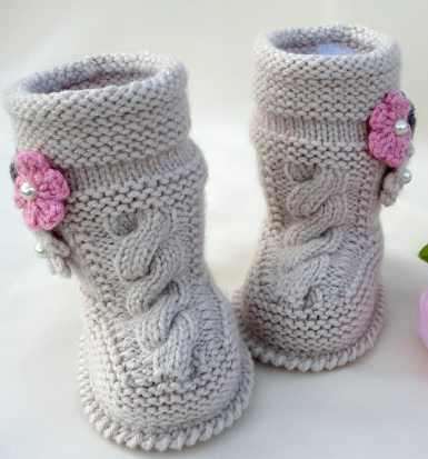 Knitted baby  boots