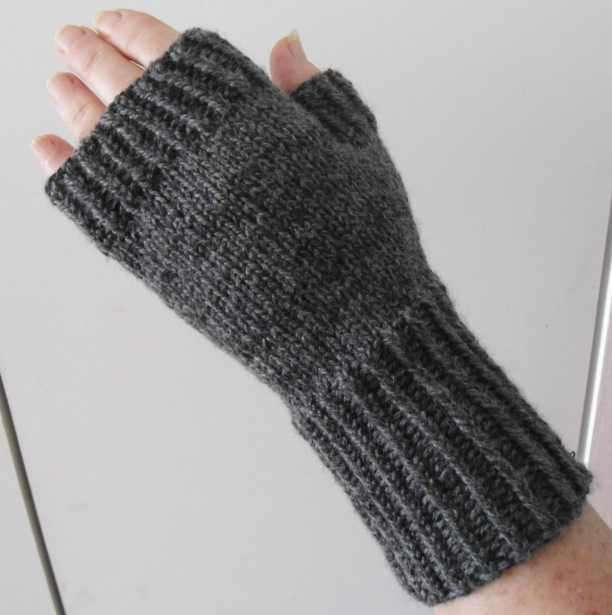 Knitted fingerless gloves