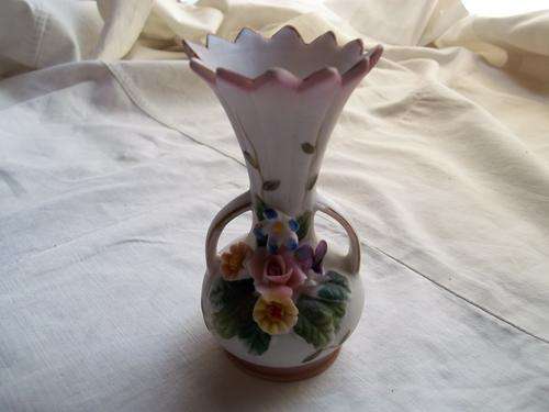 Vase, ceramic, white with flowers