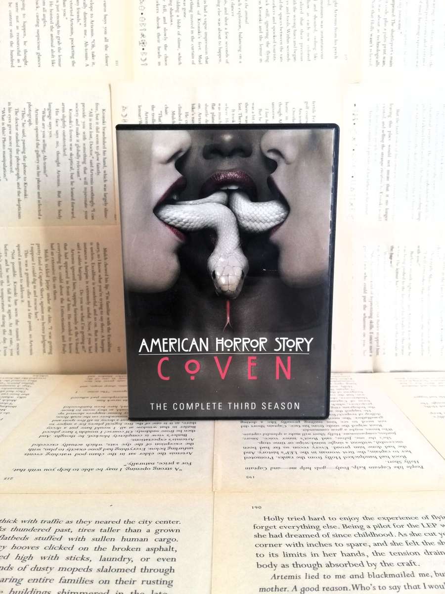 American Horror Story: Coven Season 3 [DVD]