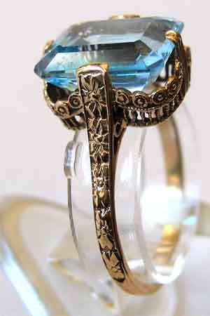 Solid-  9ct Gold and Genuine Blue Topaz  Ring