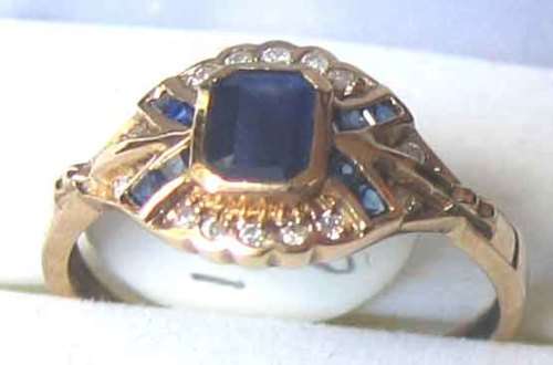 Gorgeous  9ct Solid Gold, Genuine Blue Sapphires and Diamonds Ring