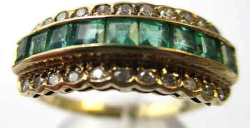 Ladies 9ct Gold, Princess cut Emeralds & Diamonds Ring