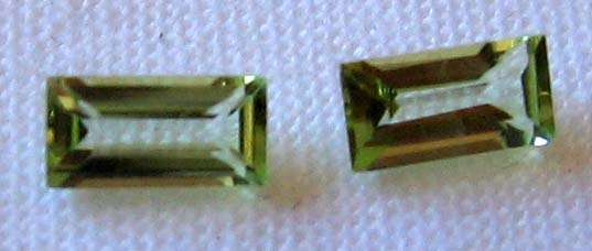 1 lot,  2 pieces,  4.00 x 2.00 mm  baguet cut  Peridot , T. W. 0.26cts