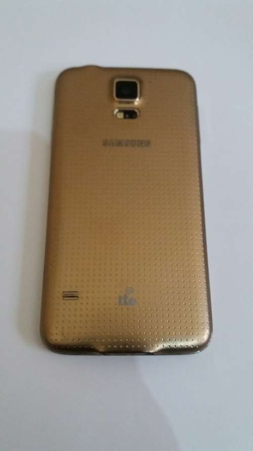 Gold Samsung S5 - Good Condition - Free Delivery - Free New Cover & Glass Protector - Have a Look