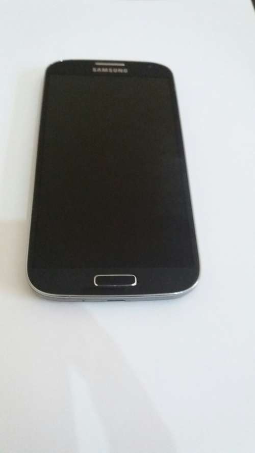 Gold Samsung S5 - Good Condition - Free Delivery - Free New Cover & Glass Protector - Have a Look