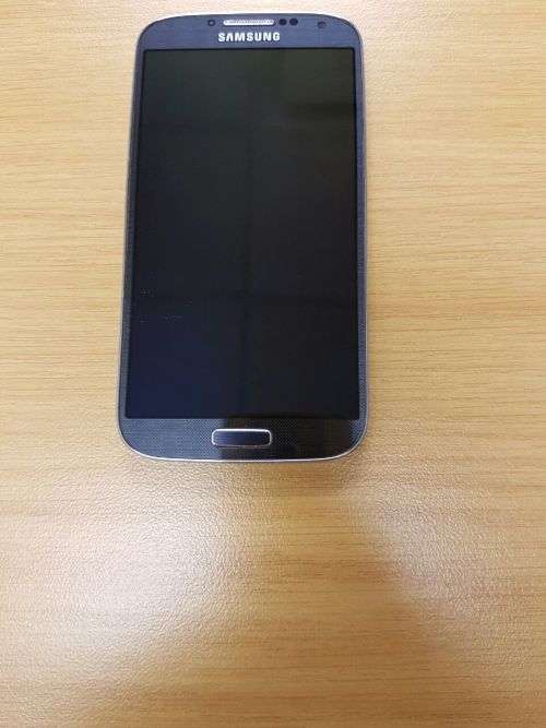 S4 Samsung 32 gig  in Neat Condition - Free New Cover & Glass Screen Protector & Powerbank