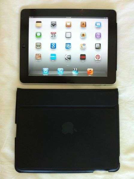 MINT CONDITION 32 GB iPad 1 - Wi-Fi + 3G - SCREEN IS SCRATCHLESS
