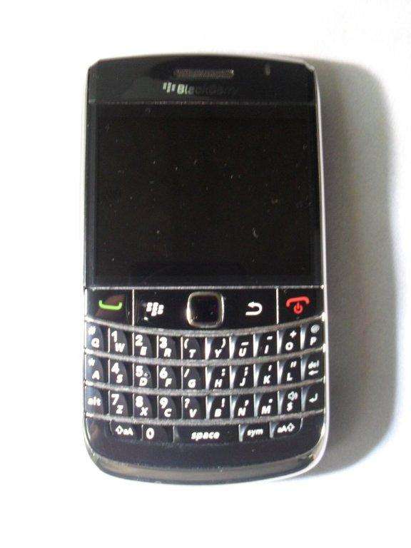Good Condition Blackberry 9700 - Cheapest on Bid Or buy - Use bis and save data cost