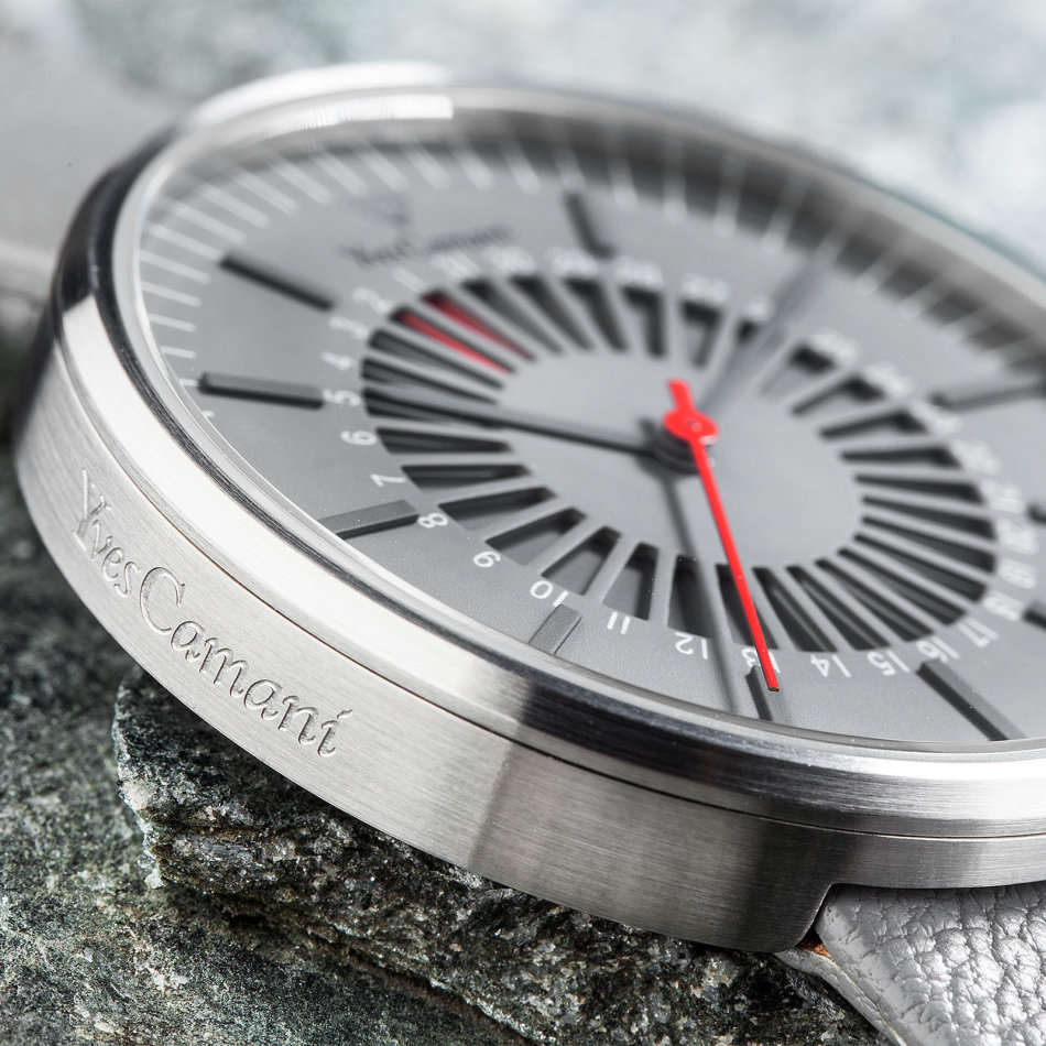 -I GENUINE I EXCLUSIVE I-  YVES CAMANI Morvan Mens Flat Stainless Steel Case Leather  Strap Watch