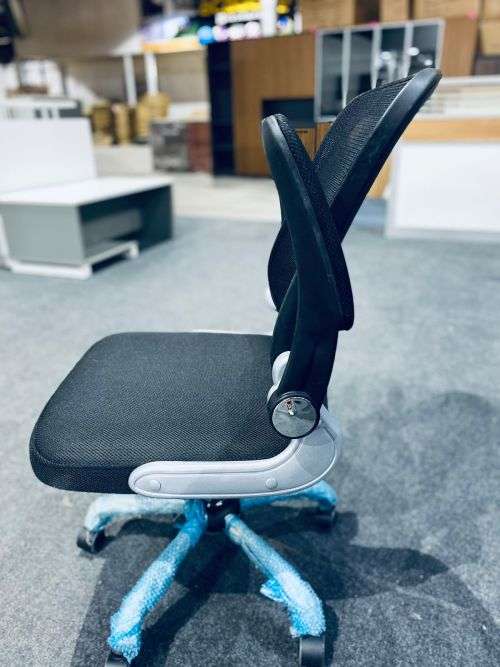 BRAND NEW Executive Comfortable Office Chair with Adjustable Height - Black