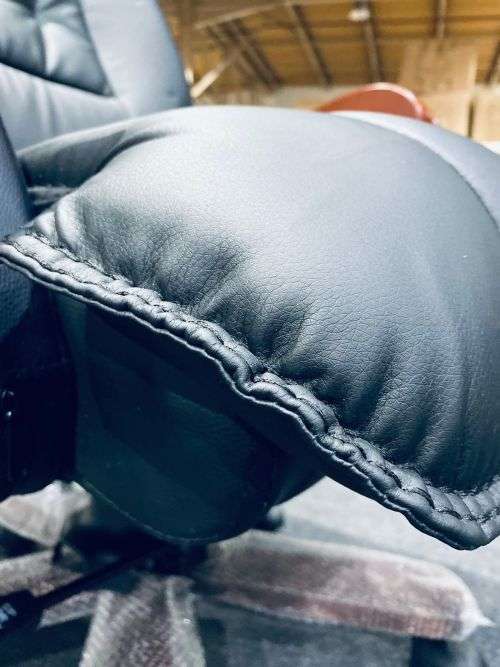 EXECUTIVE P.U LEATHER OFFICE CHAIR/EXECUTIVE CHAIR/ BUSINESS LEATHER STUDY CHAIR BACK CHAIR