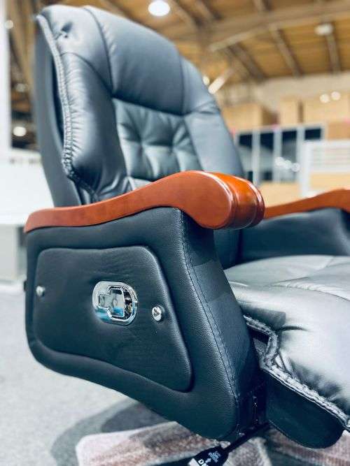 EXECUTIVE P.U LEATHER OFFICE CHAIR/EXECUTIVE CHAIR/ BUSINESS LEATHER STUDY CHAIR BACK CHAIR